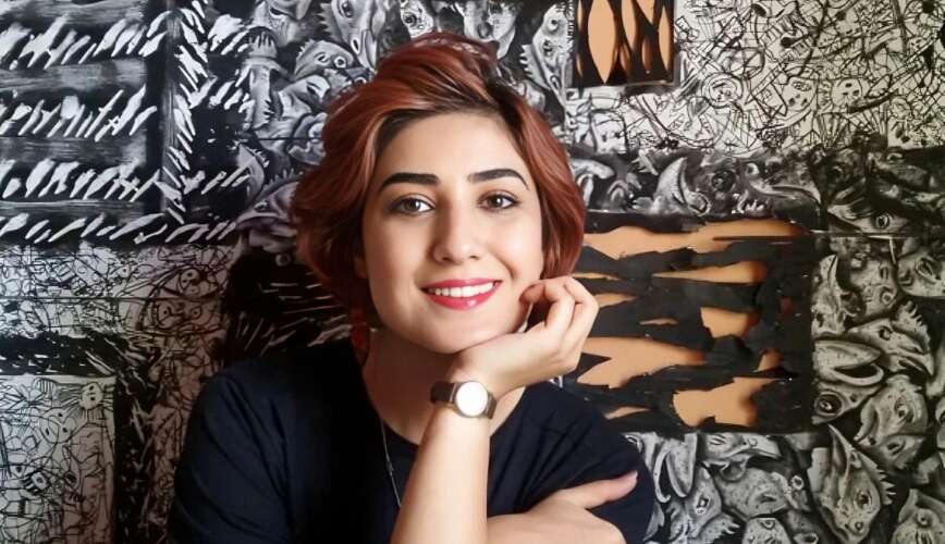 Ein Sieg der Menschenrechte: Iranische Karikaturistin aus dem berüchtigten Evin-Gefängnis freigelassen!