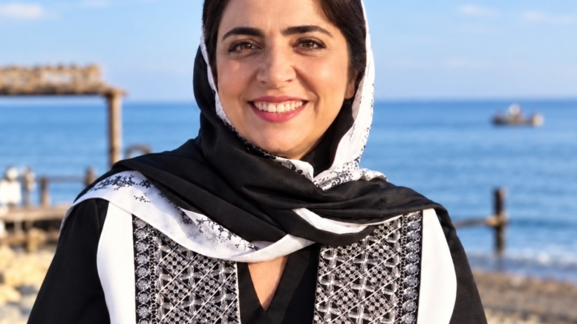 Souda Ebrahimi Shamsabadi am Meer